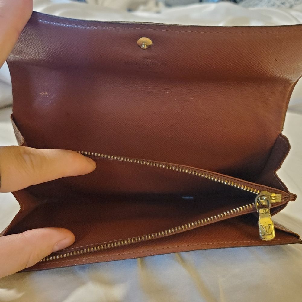 Louis Vuitton Sarah Wallet - Picture 13 of 16